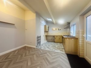 Kitchen - click for photo gallery